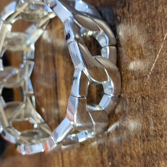 Silver Chain Link Bracelet - Picture 2 of 3